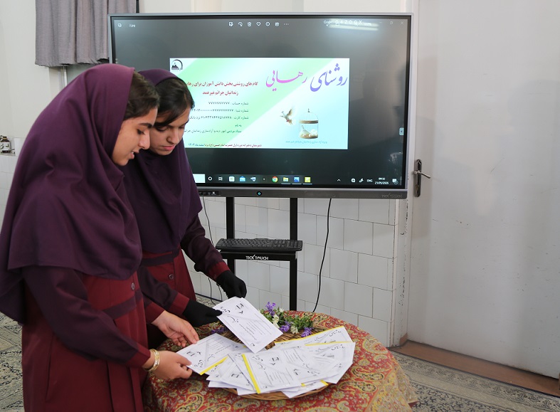    کارستان دانش‌آموزان یزدی؛ کمک ۱ میلیارد و ۵۰۰ میلیون تومانی برای آزادی مادرِ  همکلاسی‌شان - تصویر 3