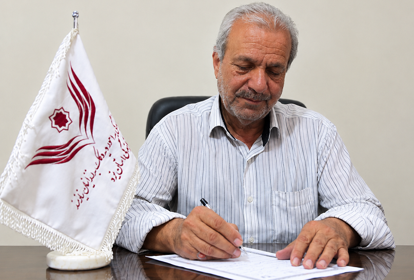 خیر یزدی، یاد پدر و مادرش را با آزادی ۵ زندانی ماندگار کرد