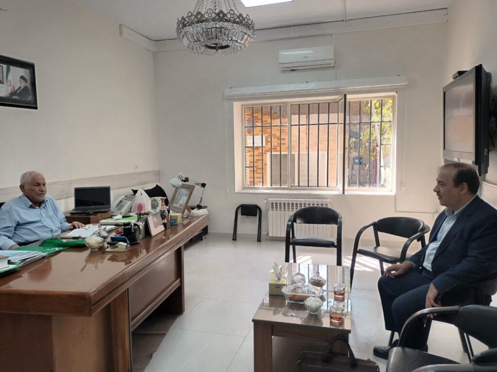 دیدار مدیر نمایندگی ستاد مردمی یزد با رئیس هیئت امناء ستاد دیه کشور - تصویر 3